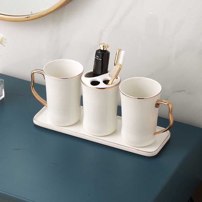 Bộ đồ dùng nhà tắm sứ trắng viền vàng cao cấp