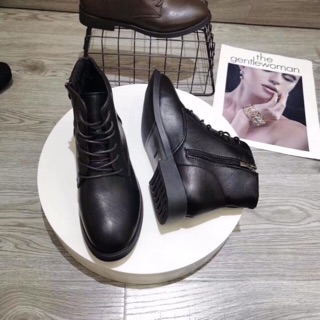 Boot da đế bằng