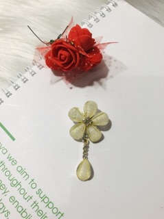 Cài áo hoa đá. Dài 6cm