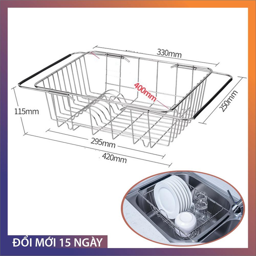 Rổ úp chén bát và giá vo gạo đặt trên bồn rửa inox sus 304