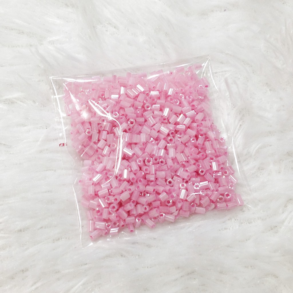 Hạt cườm gãy đính kết áo trang trí trang phục làm nhiều màu