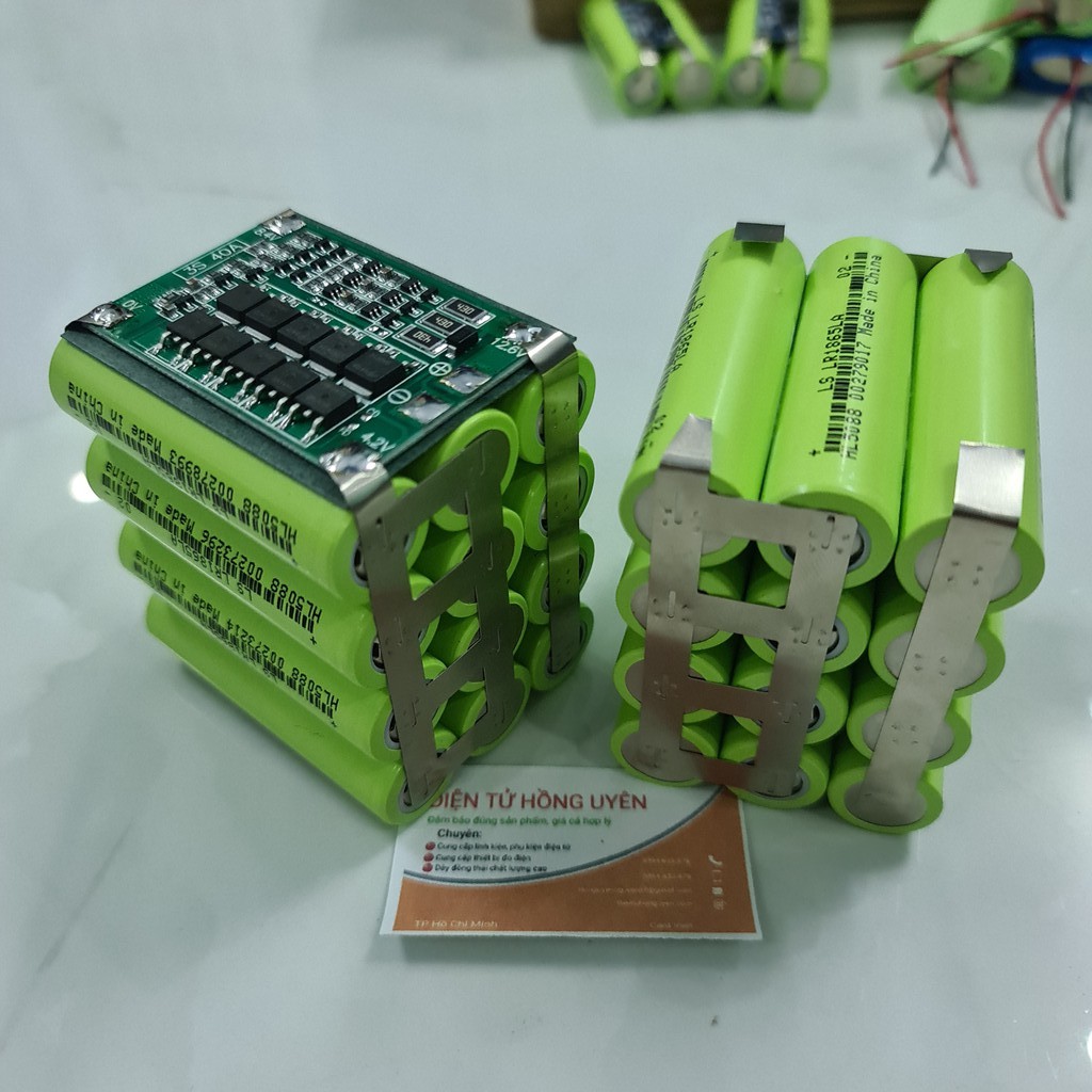 Bình Ắc quy pin Lithium Li-ion 12V - 8AH. Khối pin 3S - 12.6V - 8000mAH - Kèm mạch bảo vệ 3S 40A