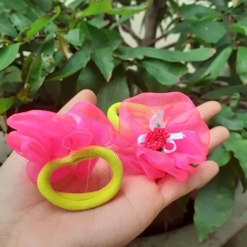 Một cặp thun cột tóc đính vải cho bé