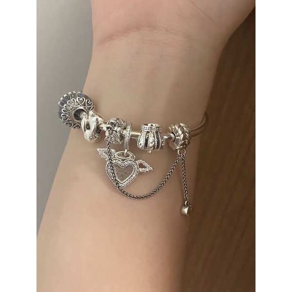 Charm bảng w tông trắng