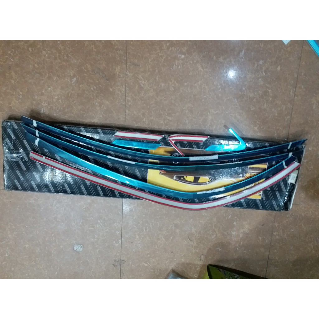 Bộ Ốp nẹp viền cong kính xe Toyota Altis các form 2008-2013