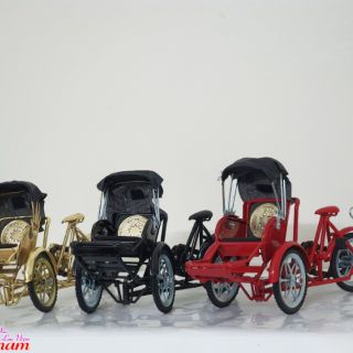 Xích lô lưu niệm - Màu Đỏ/Đen (23cm x 15cm x 9cm)
