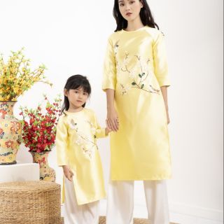 Set áo dài cách tân cho mẹ và bé tapfa thêu hoa nhỏ kèm quần