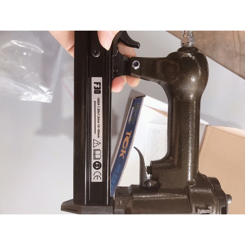 SÚNG BẮN ĐINH JOK, TOK F30