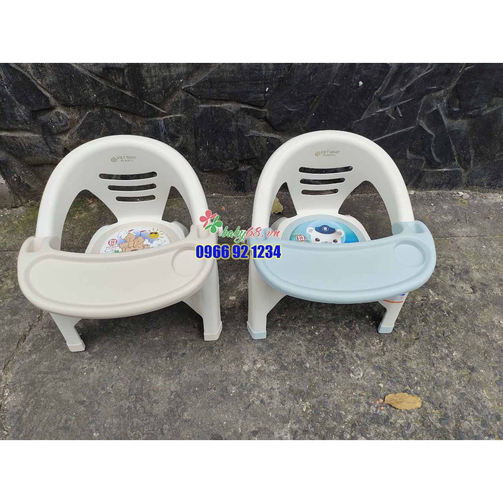 Ghế ăn dặm Việt Nhật có đệm hơi chíp chíp êm mông tạo vui nhộn khi con tập ngồi ăn