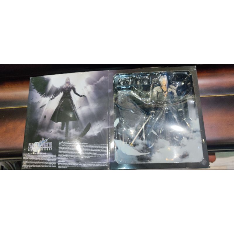 Mô hình Sephiroth Advent Children Play Arts Kai real