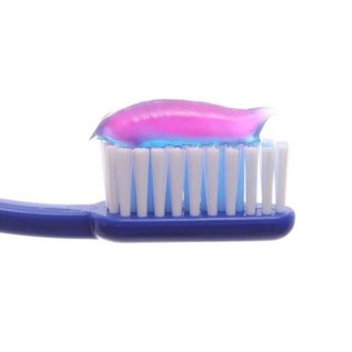 Kem Đánh Răng Dạng Gel Closeup lửa Băng 180g