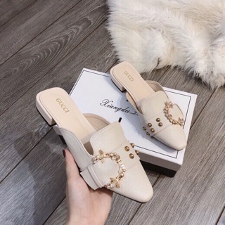 Sục nữ da mềm nơ đá trắng