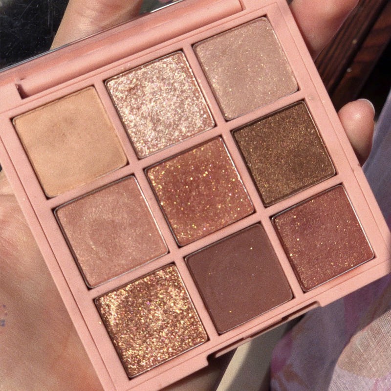 Bảng phấn mắt nhũ lì 9 ô CoCo Urban Overtake Sena Beauty | BigBuy360 - bigbuy360.vn