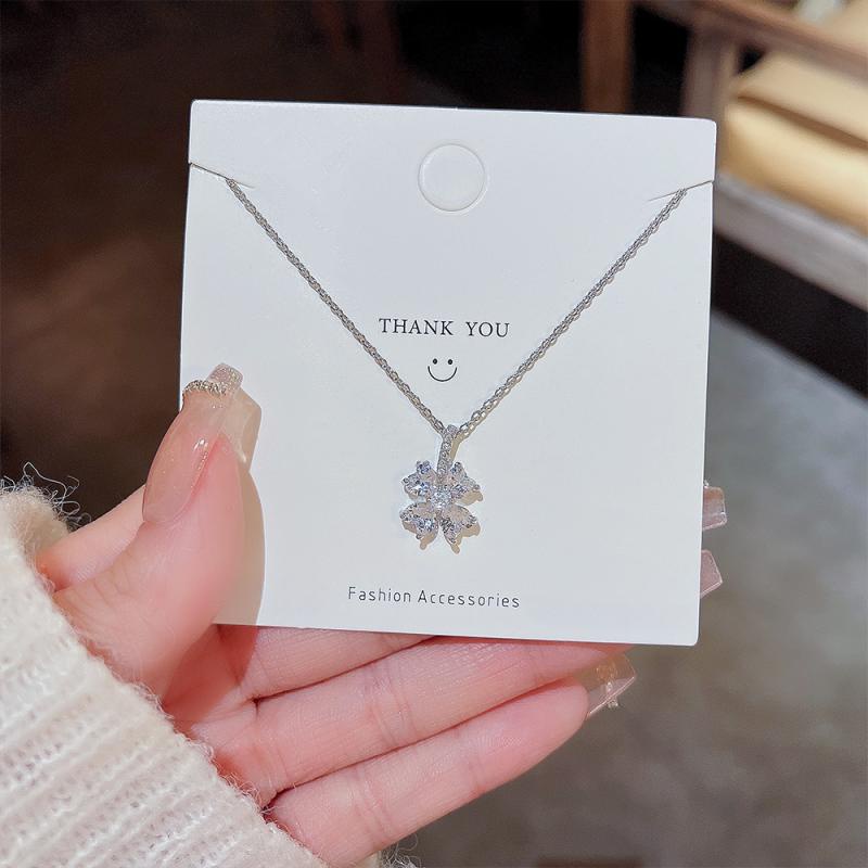 XiaoboACC Dây Chuyền Thép Titan Mặt Cỏ Bốn Lá Đính Đá zircon 30 Kiểu Tùy Chọn Cho Nữ