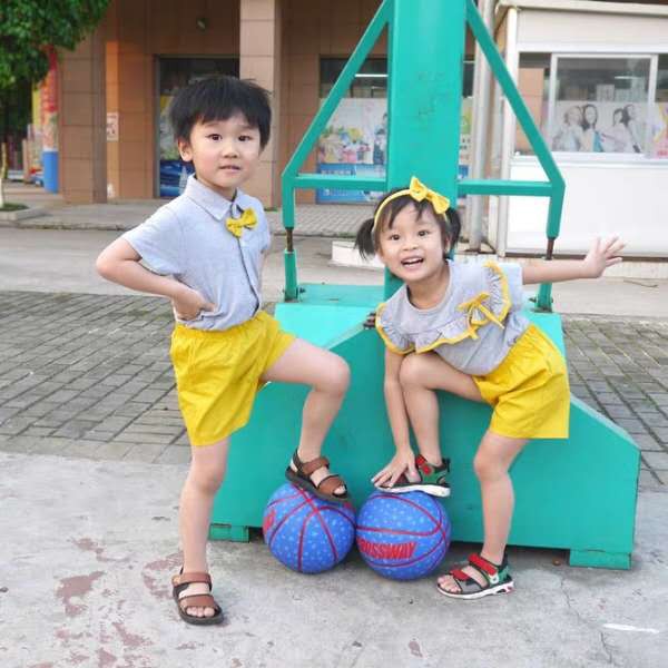 Mikrdoo Bộ áo và quần phối bèo nhún kiểu đáng yêu cho bé