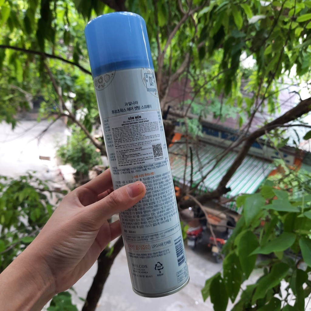 Gôm xịt tạo kiểu tóc mềm, giữ nếp lâu Welcos Fruit Wax Hair Spray Hair Setting Spray 300ml