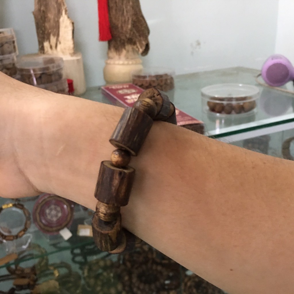 Vòng Tay Trầm Hương 🔥 Sánh Thiên Nhiên 🔥 Cực Chất ( Tặng Hộp Nhang Nụ Trầm Hương 18 Búp Sen nguyên chất ) | BigBuy360 - bigbuy360.vn