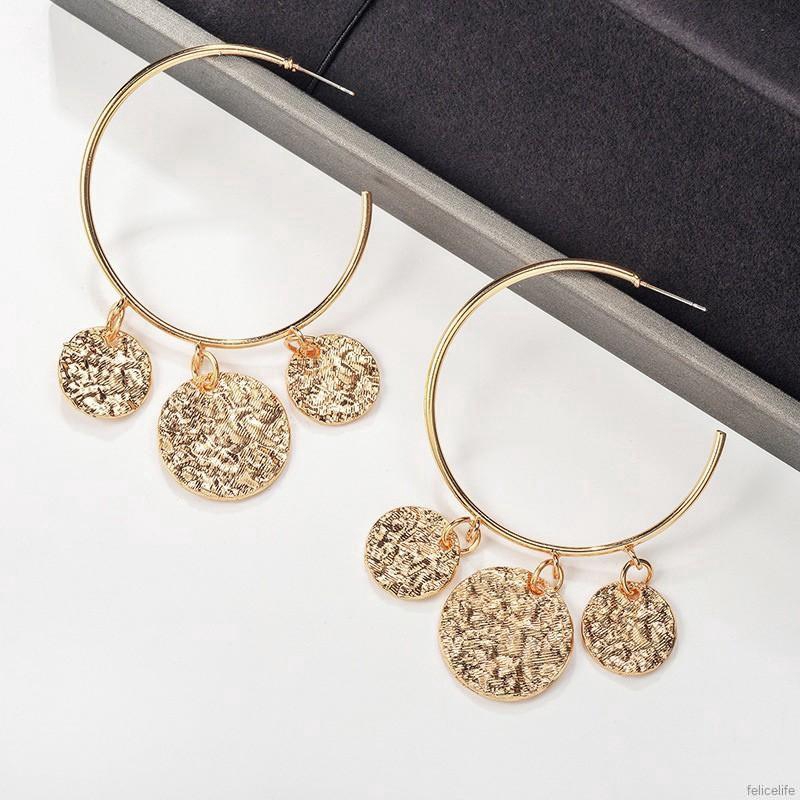 Hoa tai dáng tròn phong cách retro