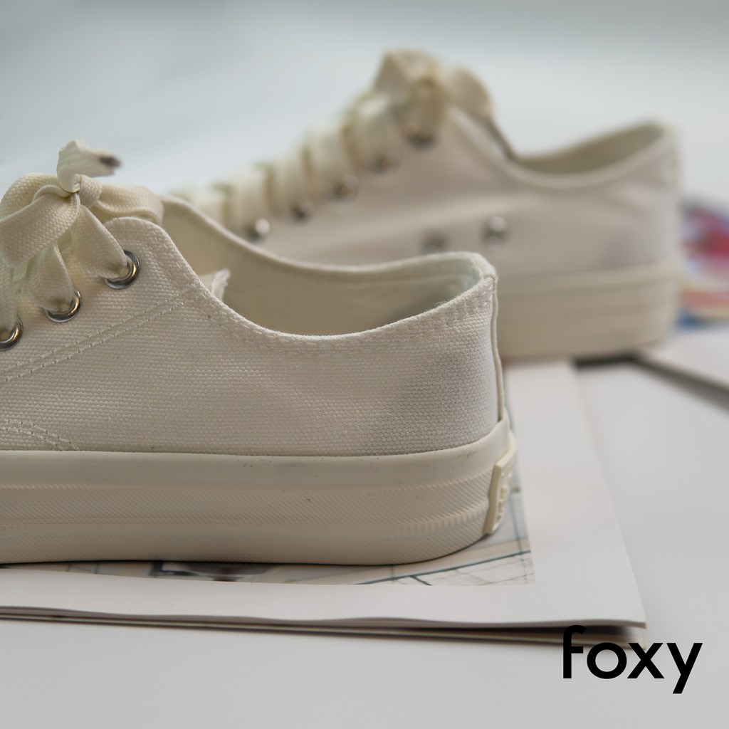 Giày Sneaker Nữ FOXY Đế Bằng Màu Trắng Be Dáng CV Basic Cổ Thấp - FOX021