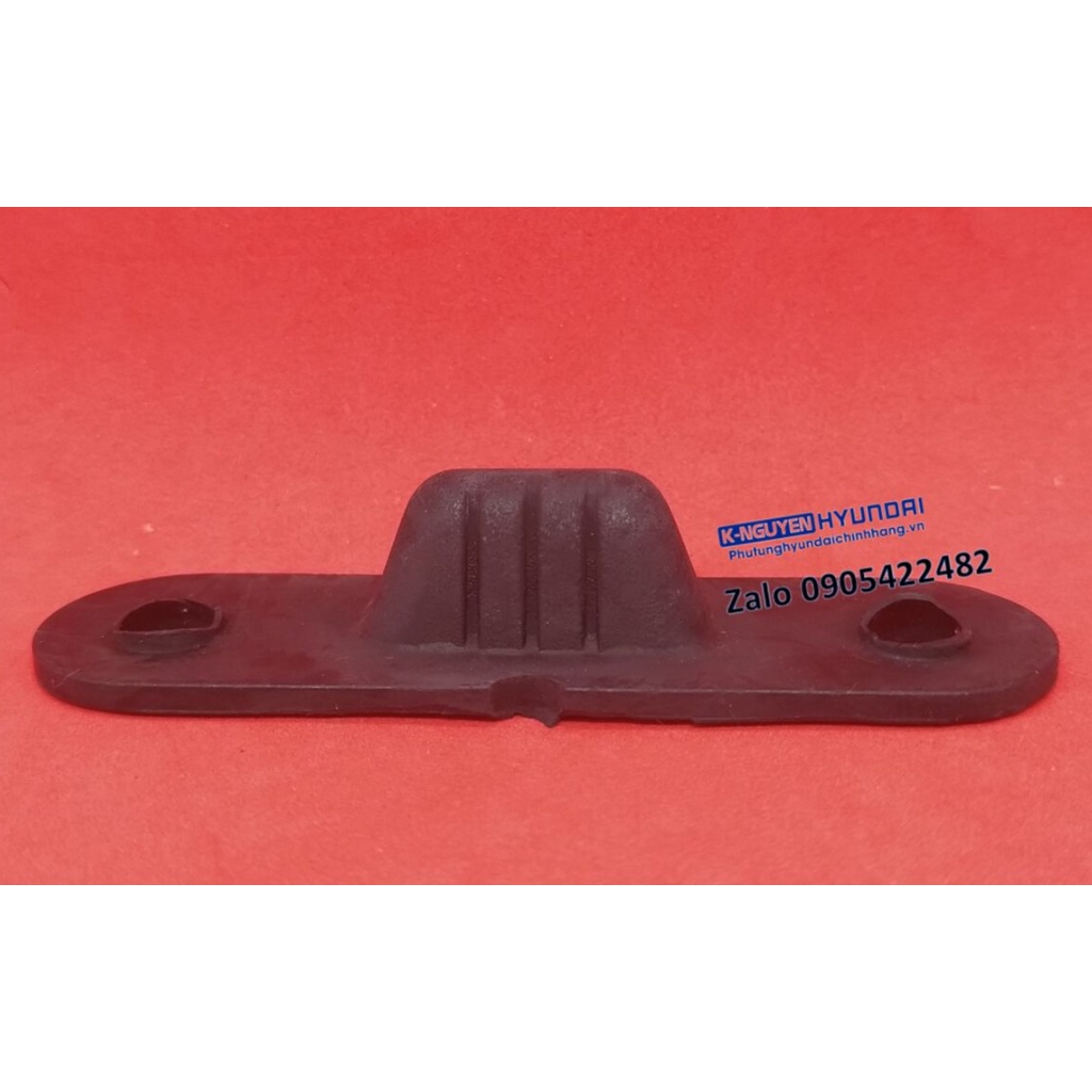 Xe STAREX đời 2000~2005/ Đệm cao su giảm chấn cửa lùa - Mã số 8324043001