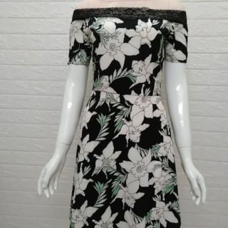 Đầm voan lụa hoa văn