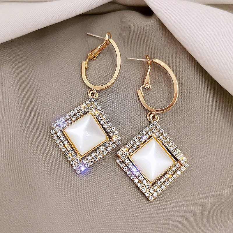 Khuyên Tai Hình Vuông Đính Đá Tua Rua Thời Trang