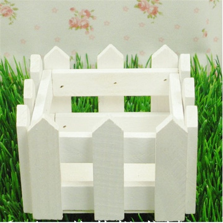 Chậu hoa hàng rào gỗ kích thước 10x10cm (chưa kèm hoa giả)