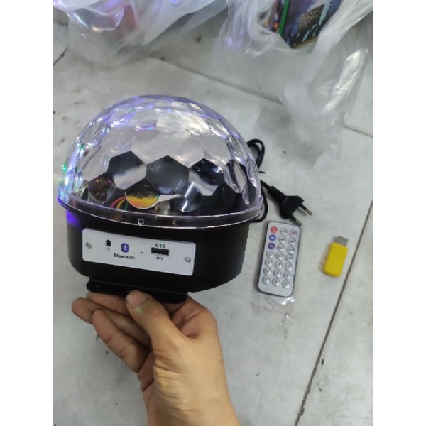 Đèn Led 7 màu vũ trường tích hợp loa usb cảm ứng theo nhạc