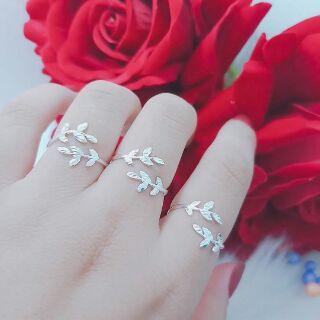 Nhẫn bạc nữ hình chiếc lá điệu đà