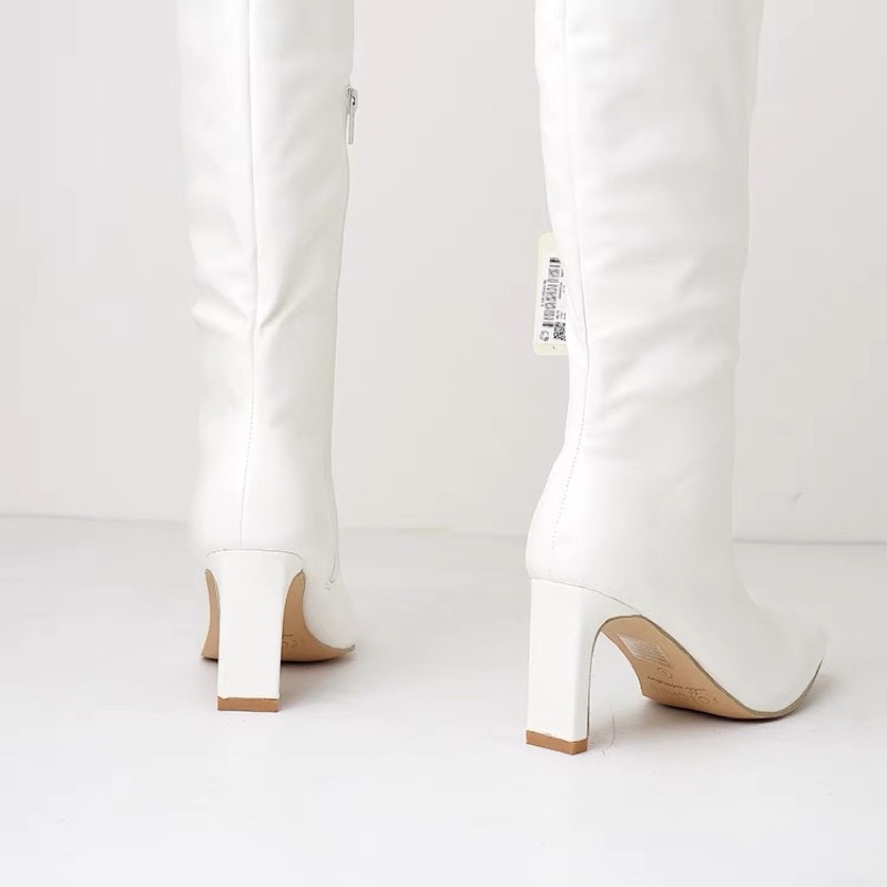 Boots cao cổ màu trắng gót dẹt cao 8cm hàng xuất dư