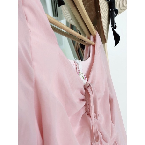 Váy hồng rút ngực