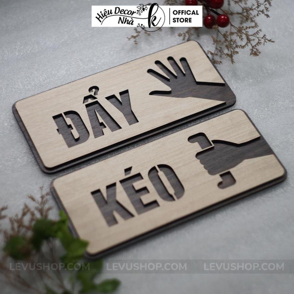 Bộ 2 bảng gỗ Kéo Đẩy trang trí dán cửa ra vào HiệuNhàK-TP06 - Hiệu Nhà K