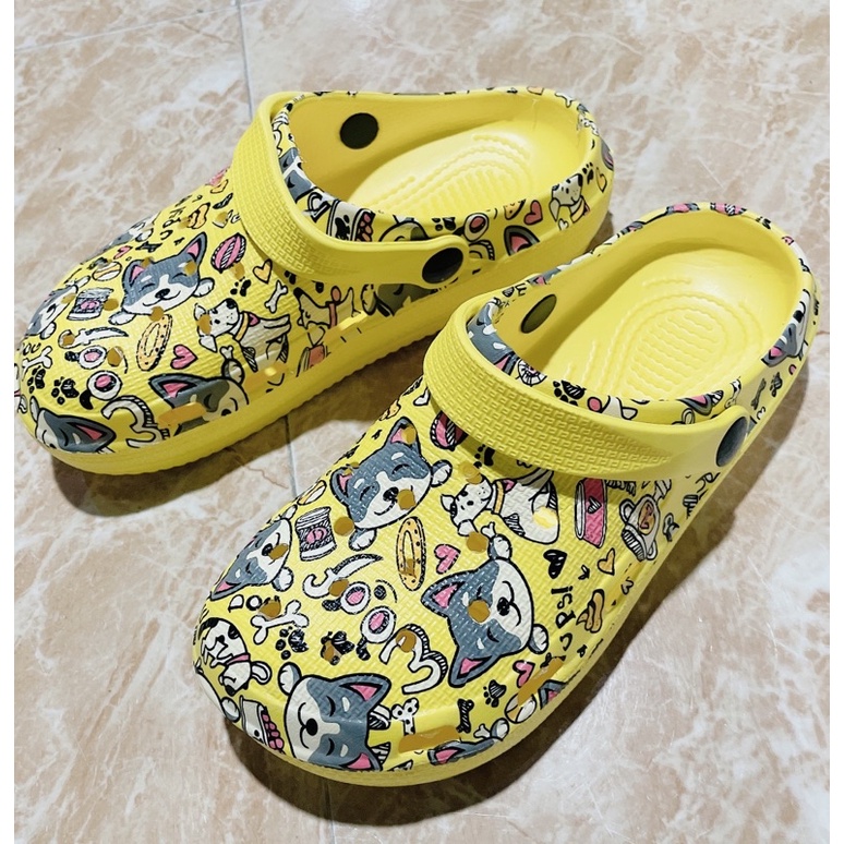 dép sục xốp- cross hình in hoạ tiết chú chó siêu cute
