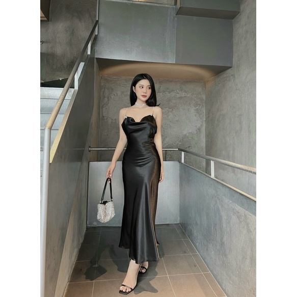Đầm maxi 2 dây đá đen