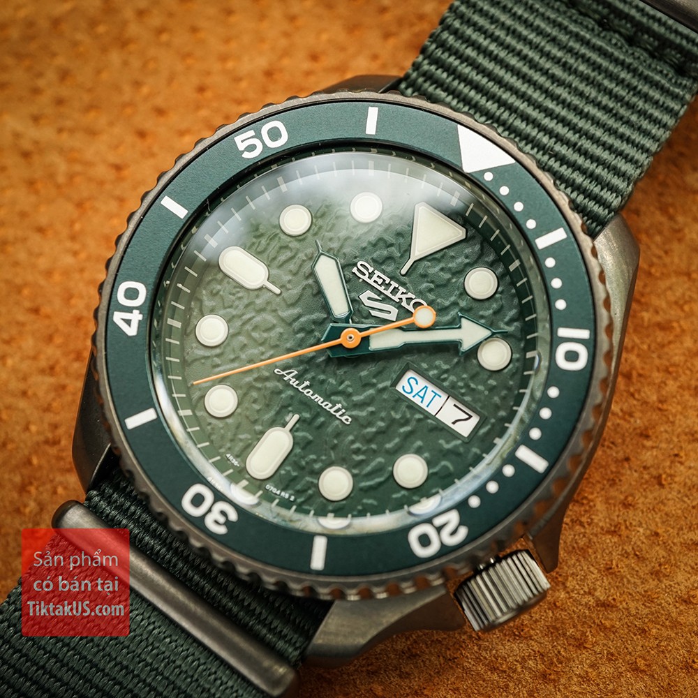 Đồng hồ nam Seiko 5 Sport 2019 dây vải NATO SRPD77K1