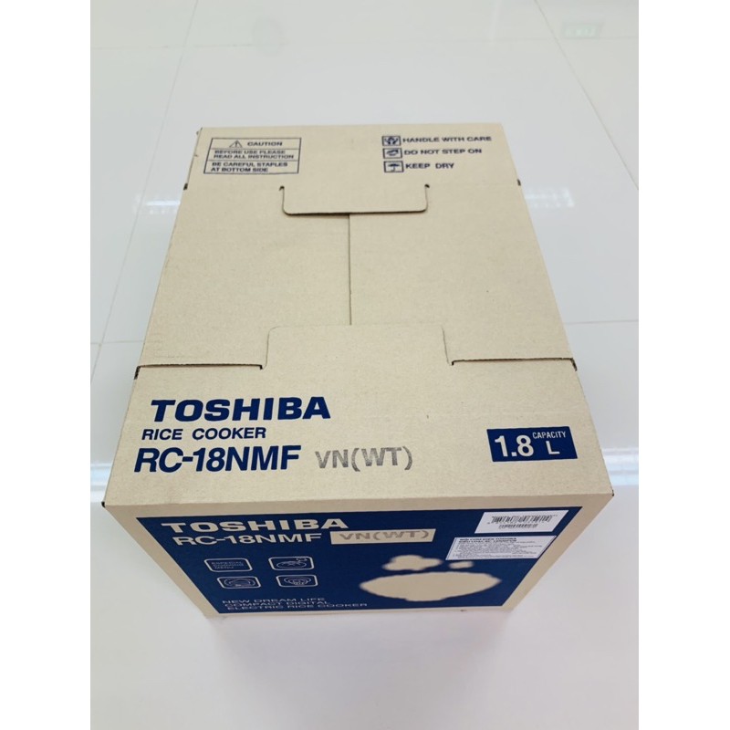 Nồi cơm điện tử 1,8 LIT TOSHIBA RC-18NMFVN