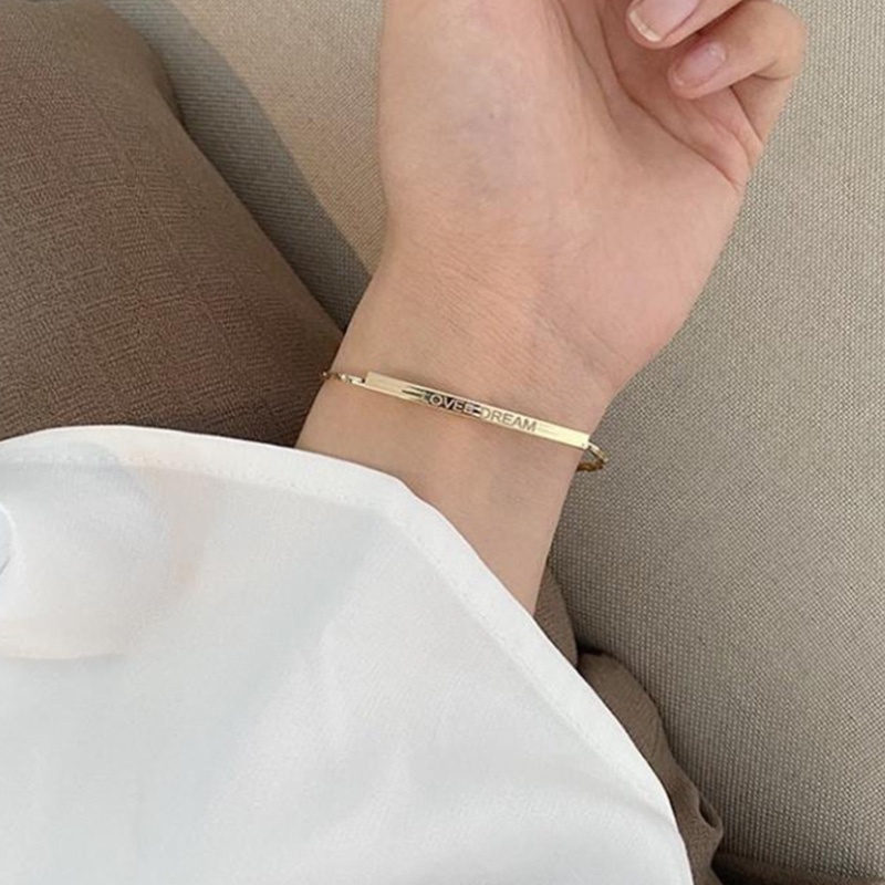 Vòng tay kim loại hình khóa có thể điều chỉnh kích thước