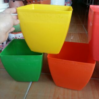 Chậu trồng cây nhựa vuông mới về phi 20cm