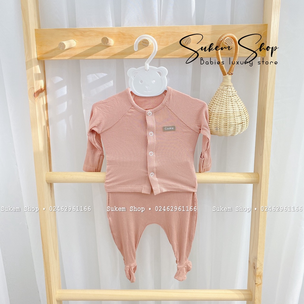 Bộ Cài Giữa Liền Thân Và Tất Cookie Cho Bé Sơ Sinh