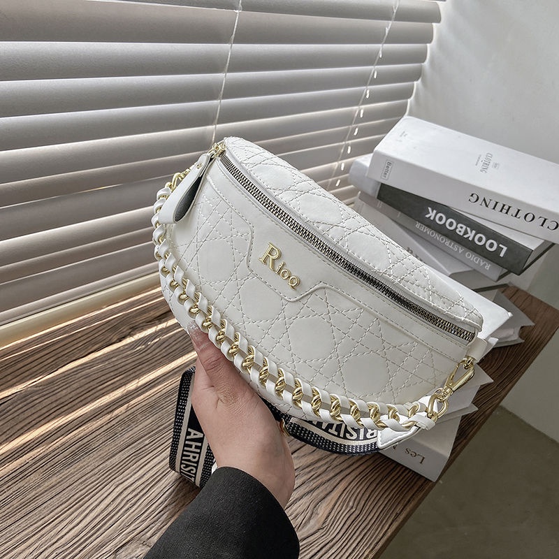 Túi đeo chéo phong cách phương Tây sành điệu cho nữ 2022