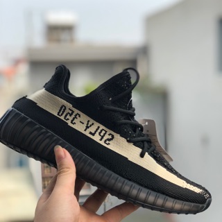 Ảnh thật+video giày yzy 350 v2 oreo
