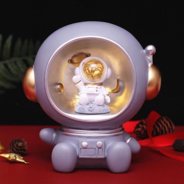 Đèn Ngủ Led Trang Trí Phi Hành Gia EMA Gối nệm cho người việt