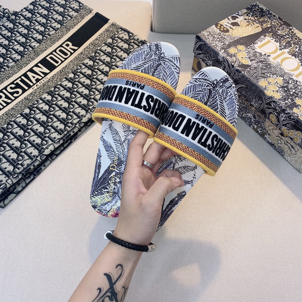 2022 Sandal Nữ Da Tổng Hợp Đế Phẳng Họa Tiết Mới