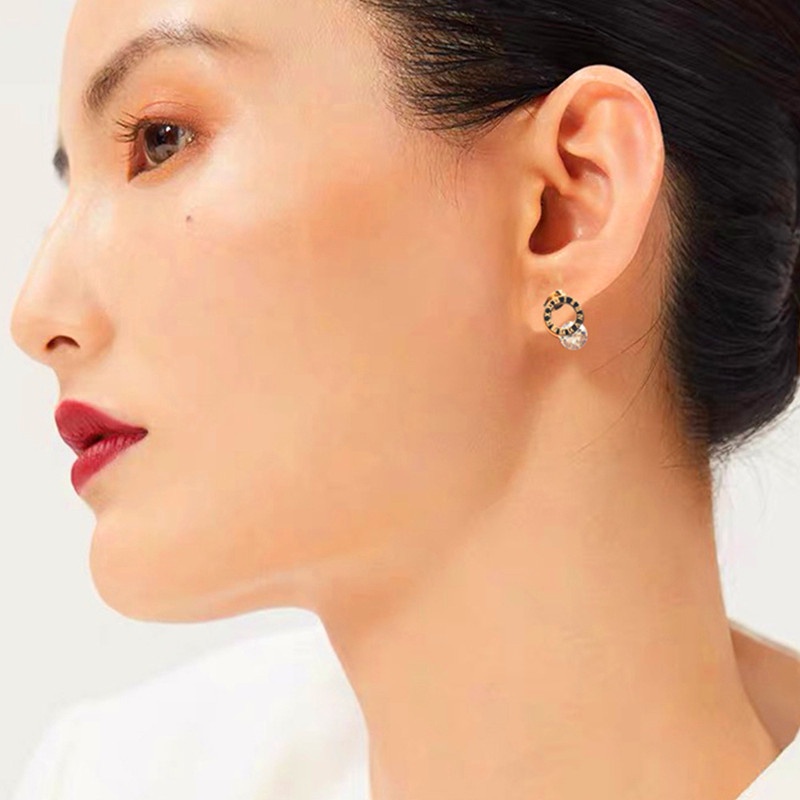 [FreeShip] Bông tai nữ titan la mã đính đá E4-107a - CAM KẾT KHÔNG BAY MÀU