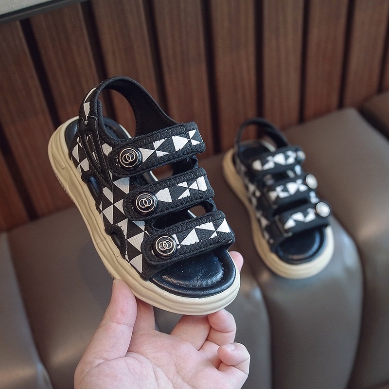 Giày sandal bé gái mã 2233