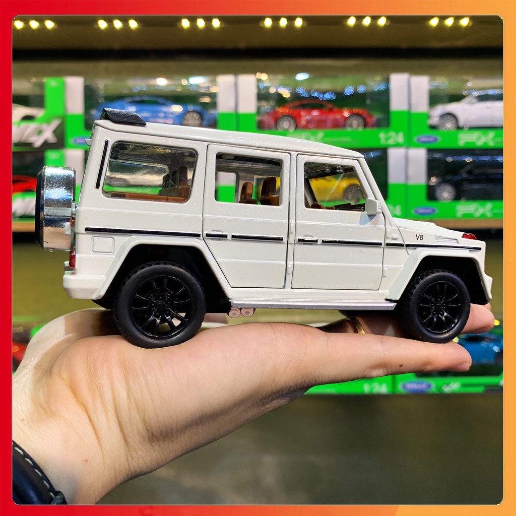 Mô hình xe Mercedes-Benz AMG G63 tỉ lệ 1:32 hãng CHEZHI khung kim loại, 3 màu Đen, Đỏ, Trắng