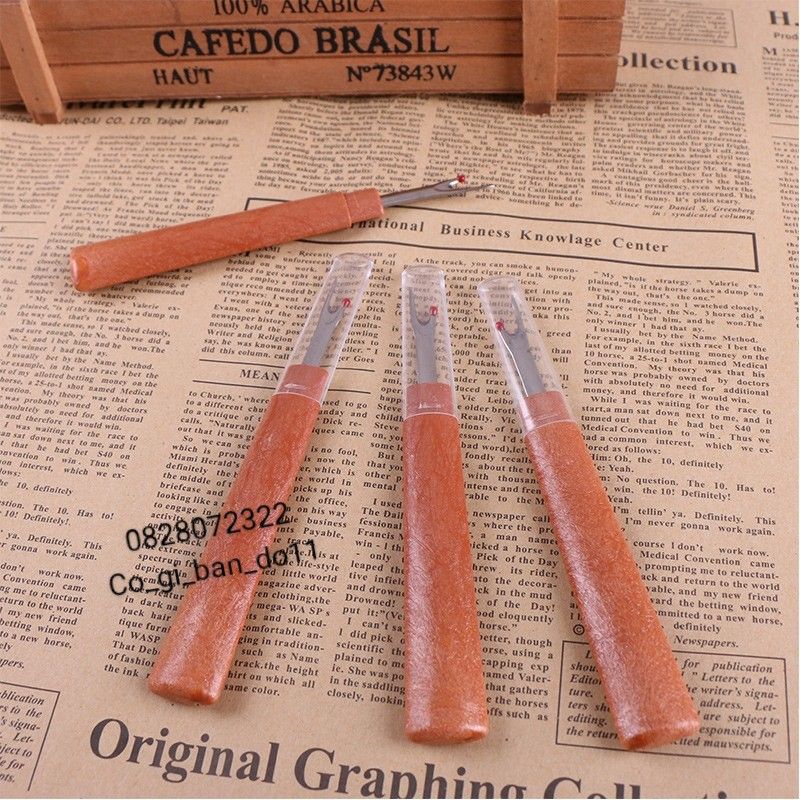 Dụng Cụ Tháo Chỉ, Rạch Khuy Lớn Cán Nhựa Tròn.