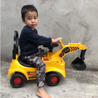 xe cần cẩu chòi chân cho bé