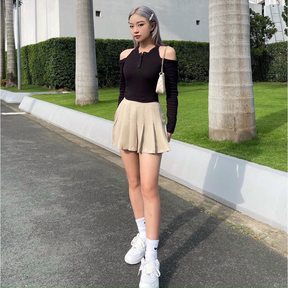 Áo Thun Kiểu Nữ Croptop Tay Dài Khoét Hở Vai Cổ Trụ Cài Nút