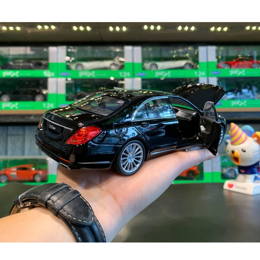 Mô hình xe Sắt Mercedes-Benz S500 Welly FX tỉ lệ 1:24 màu đen